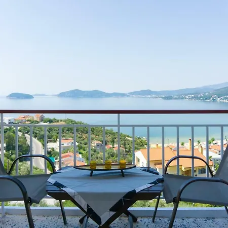 Modern Flat Renovated | 2 Bdrs | Amazing Sea View Apartamento PalaiónTsiflíkion